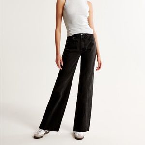 Abercrombie, high-rise loose fit jean size 25, black wash